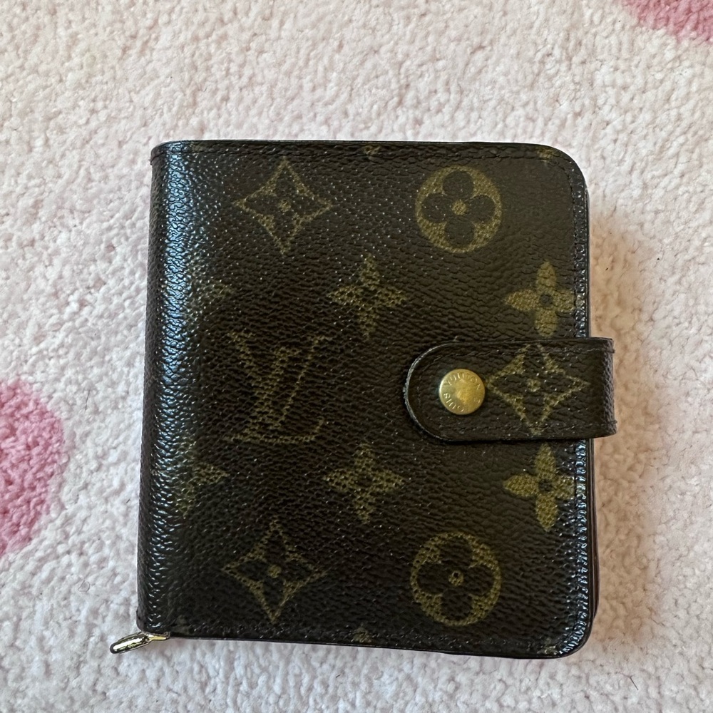 Louis Vuitton Monogram Compact Snap Zip Bifold Wallet